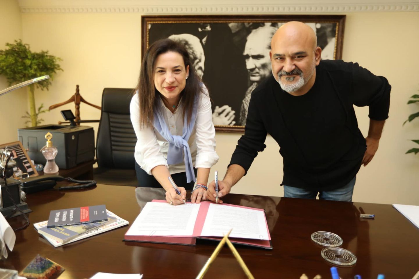 Selçuk Belediyesi ve Teos Kültür ve Sanat Derneği İzmir'in kültürel mirasını güçlendirmek için yenilikçi bir iş birliği başlattı.