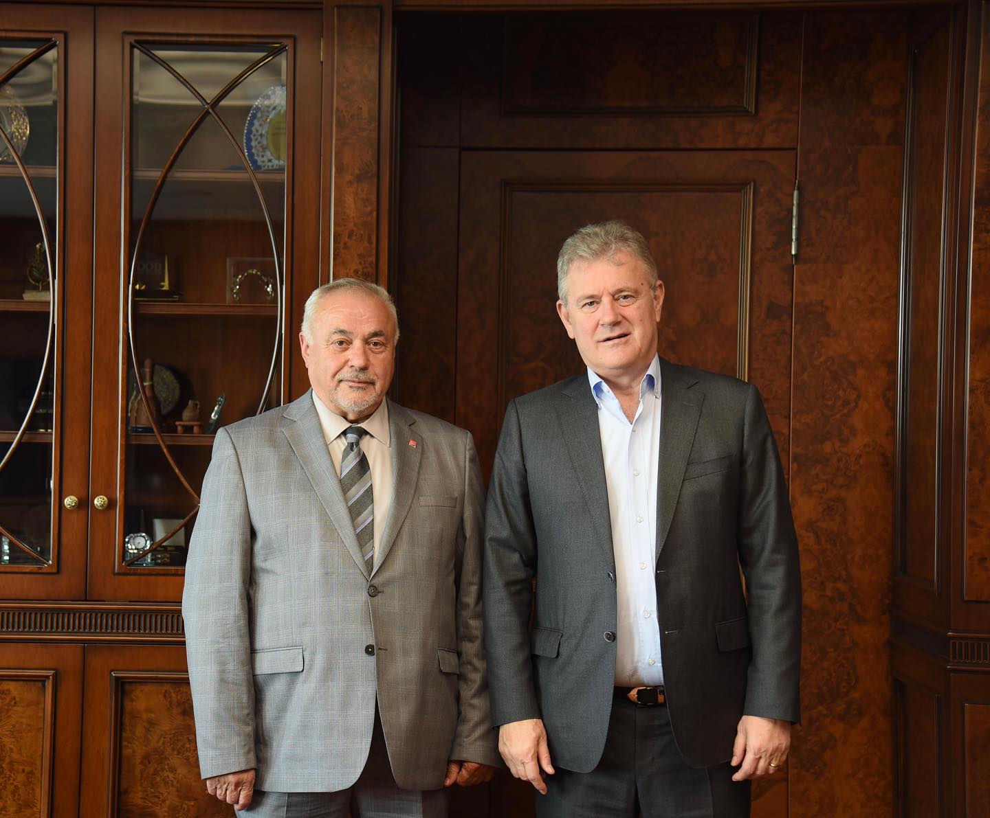 İzmir Ticaret Odası Başkanı Mahmut Özgener, Urla Belediye Başkan Adayı Salih Demiryürek'i ağırladı