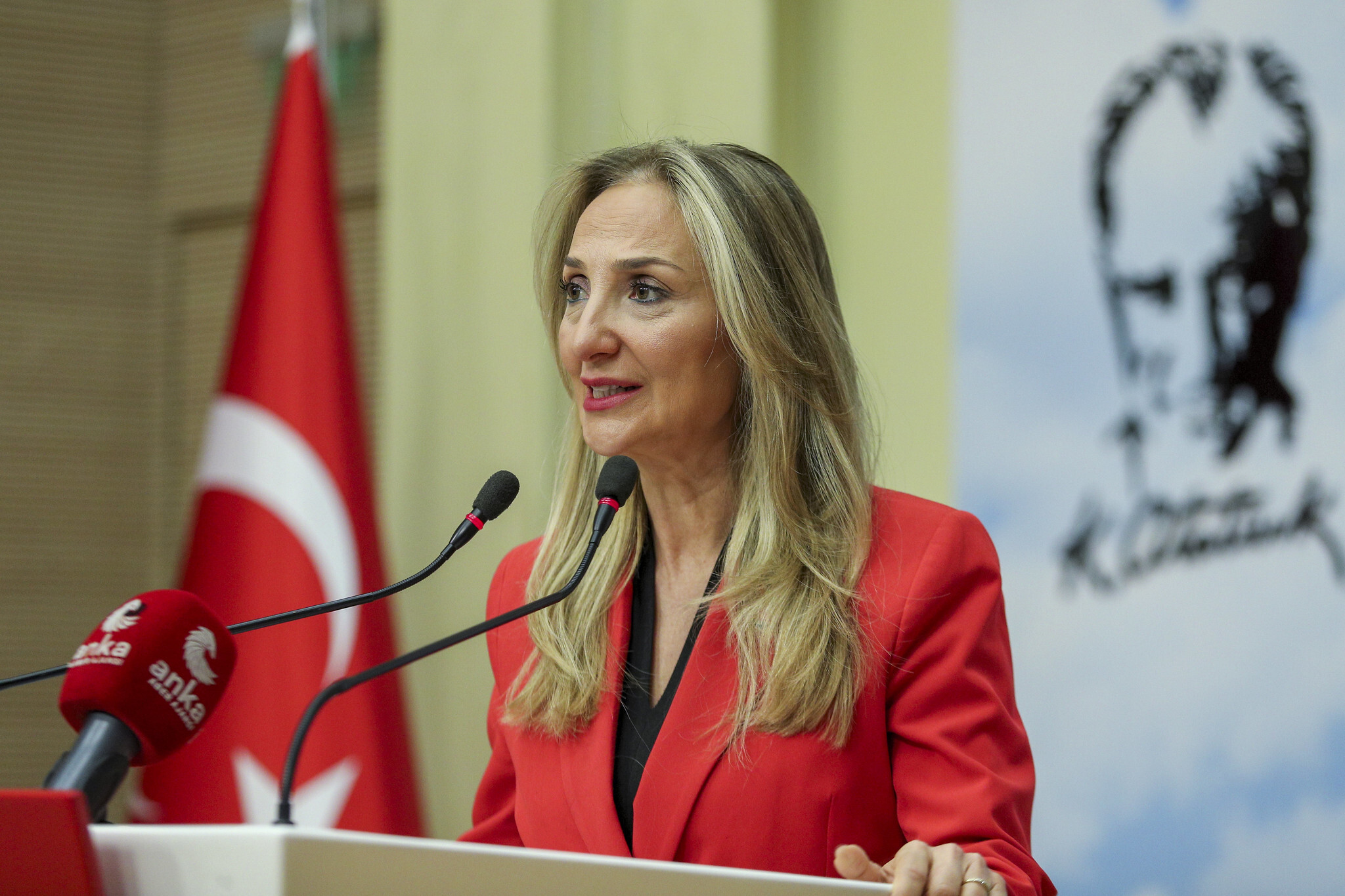CHP'li Nazlıaka, AKP'nin toplumsal cinsiyet eşitliği karnesini eleştirdi