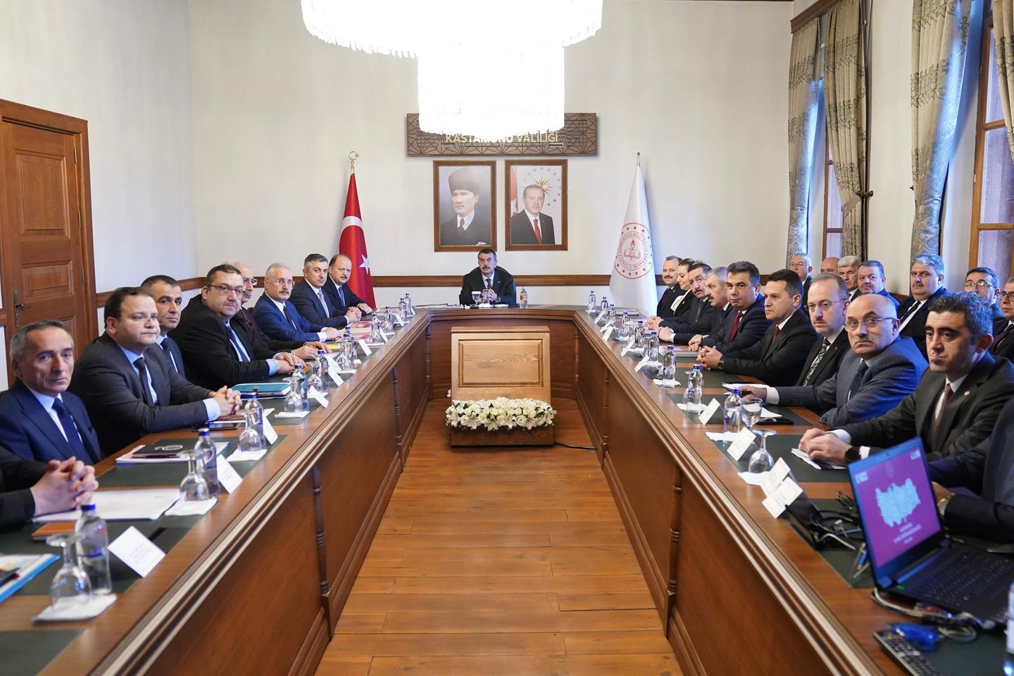 Millî Eğitim Bakanı Yusuf Tekin, Kastamonu'da eğitim faaliyetlerini inceledi ve eğitimde katılımcı bir yaklaşımın önemini vurguladı.
