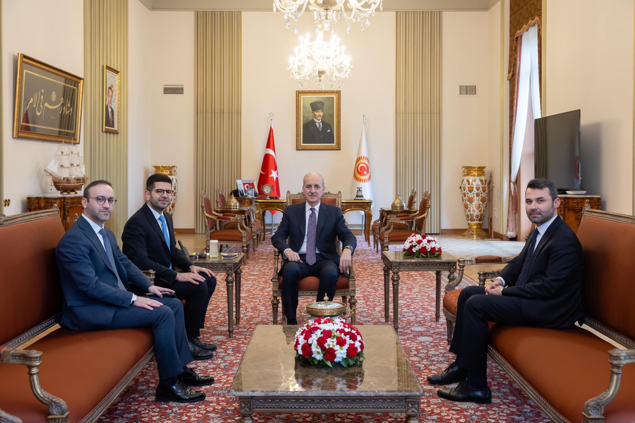 TBMM Başkanı Numan Kurtulmuş, Cumhurbaşkanlığı Yatırım Ofisi Başkanı Ahmet Burak Dağlıoğlu'nu ağırladı