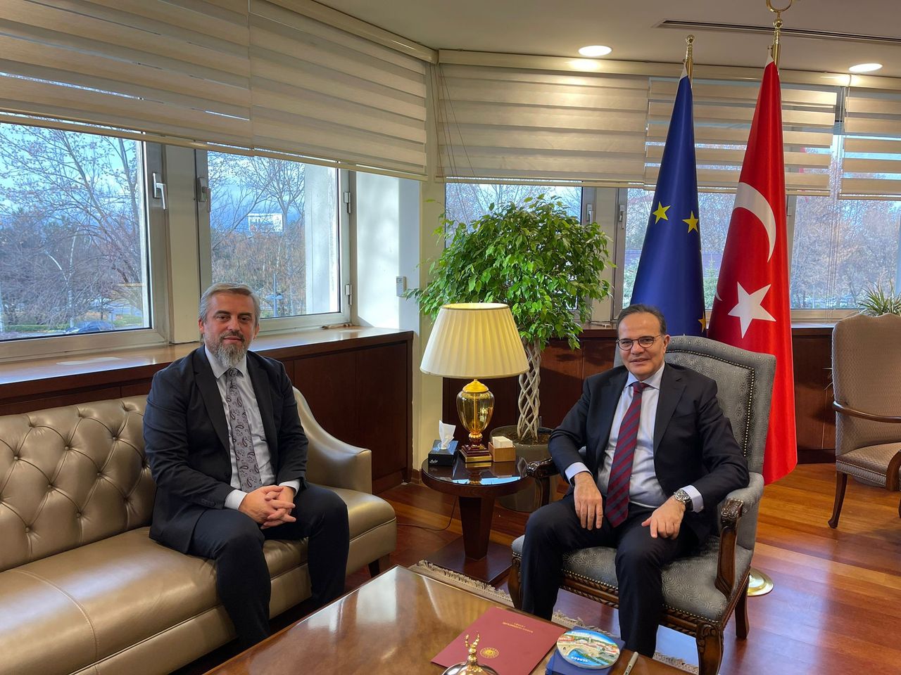 Türkiye-Kosova diplomasisi güçleniyor: Büyükelçi Kaymakçı ile Kervan arasında önemli görüşme