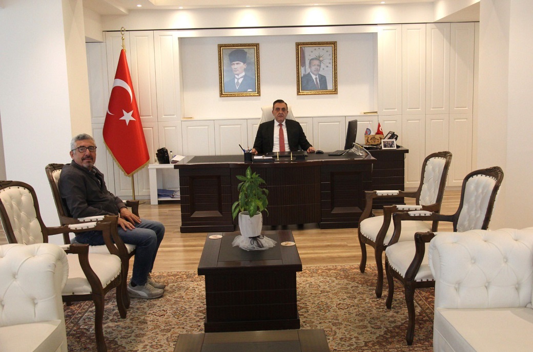 Kaymakam Tunçer, Gazeteci Kaplansoy'u makamında ağırladı