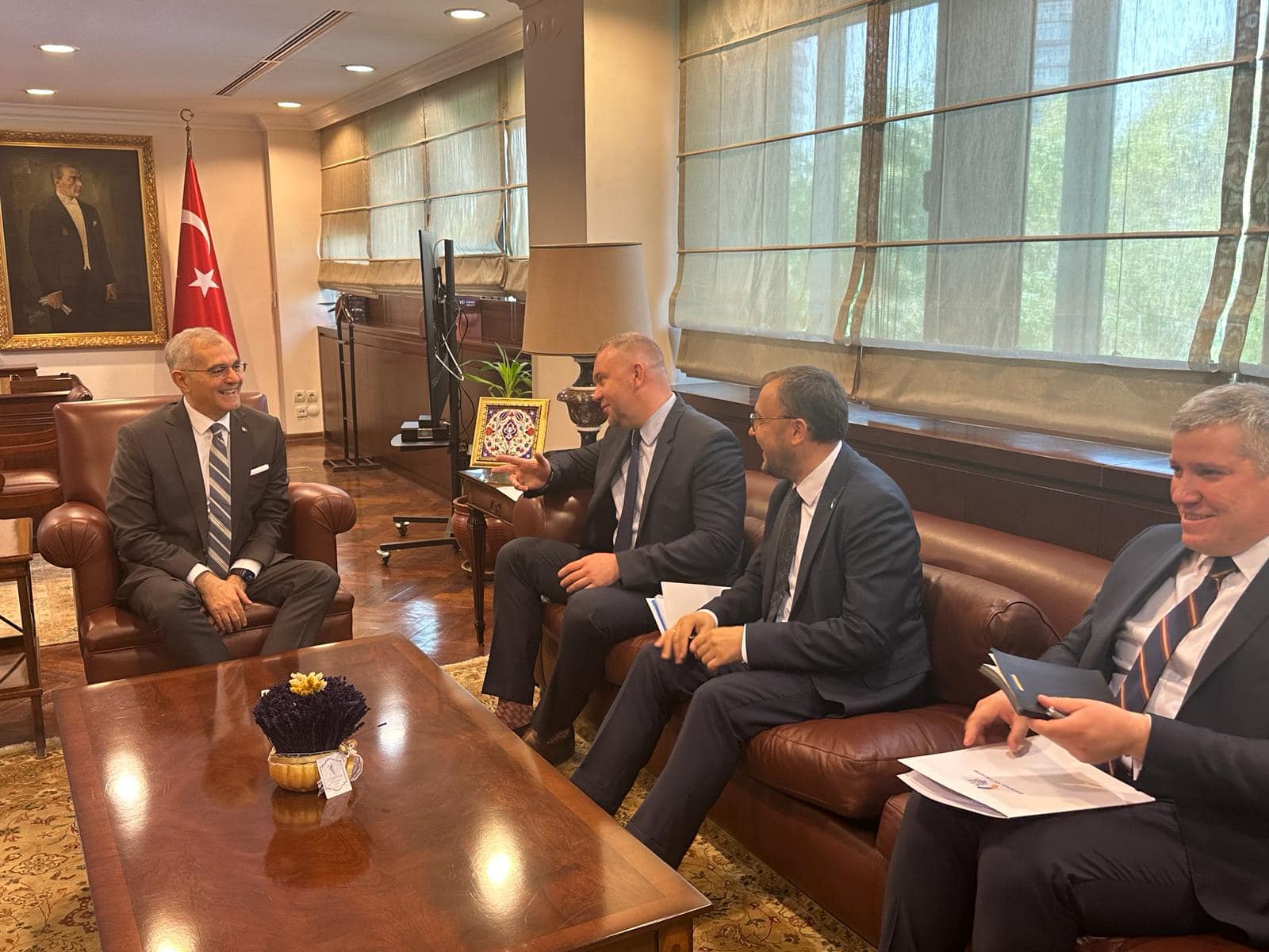 Türk ve Ukraynalı diplomatlar arasında önemli bir görüşme gerçekleştirildi.