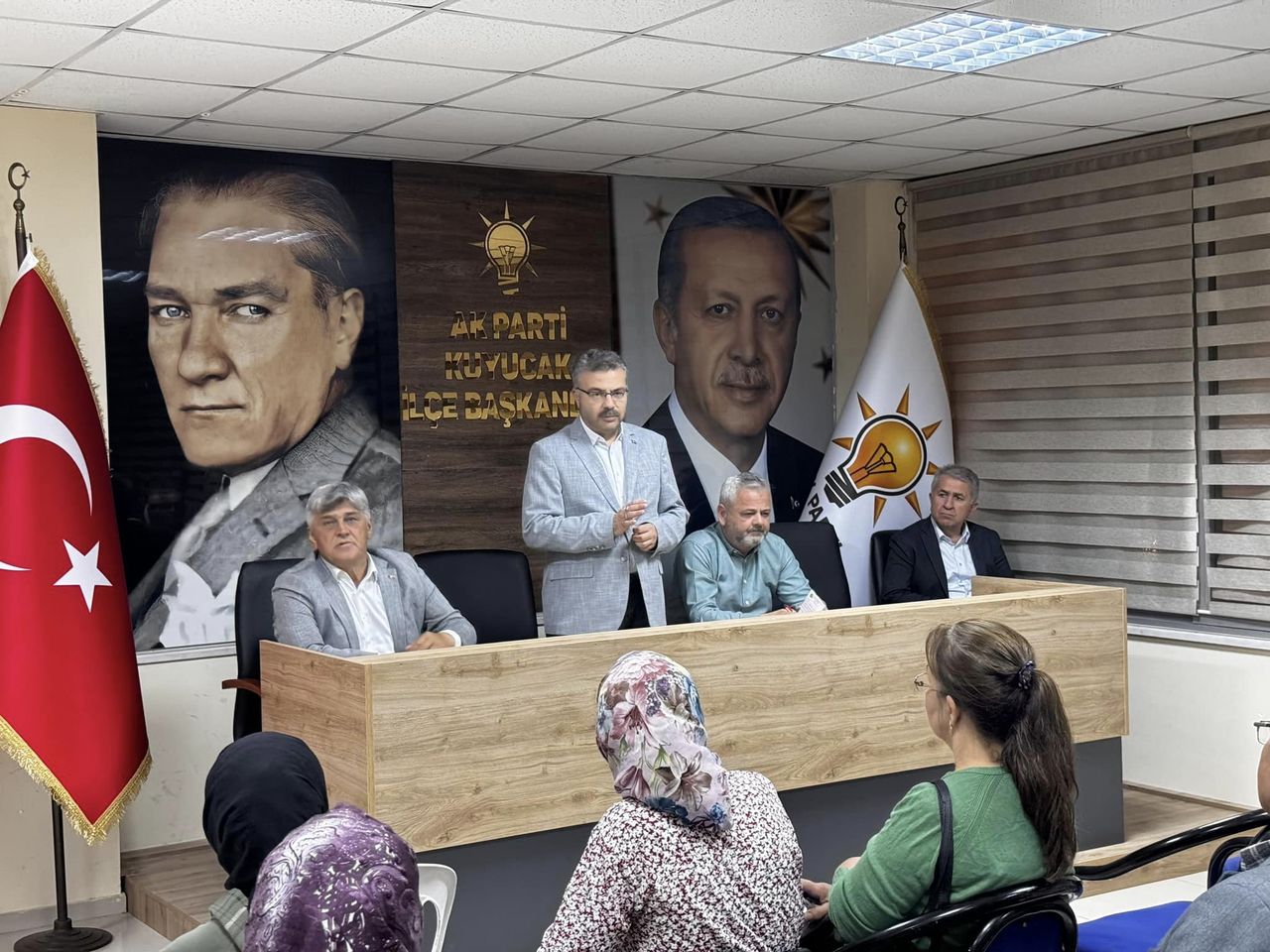 AK Parti Aydın Milletvekili Ömer Özmen, İlçe Teşkilatı İle Toplantı Gerçekleştirdi