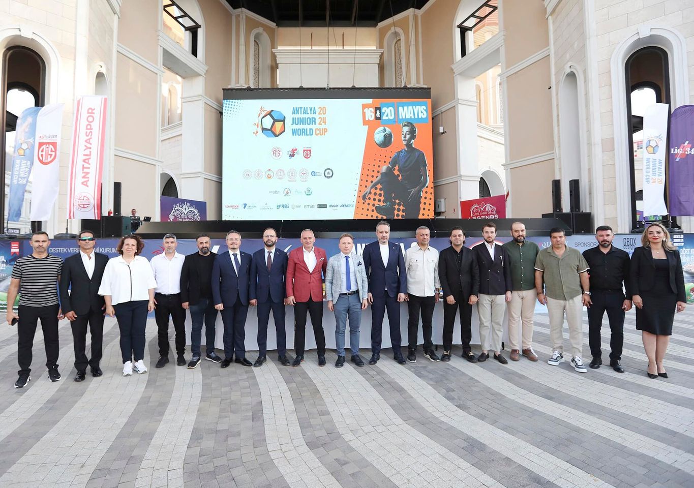 Antalya, Dünya Çocuklar Kupası ile Uluslararası Arenada Parlıyor