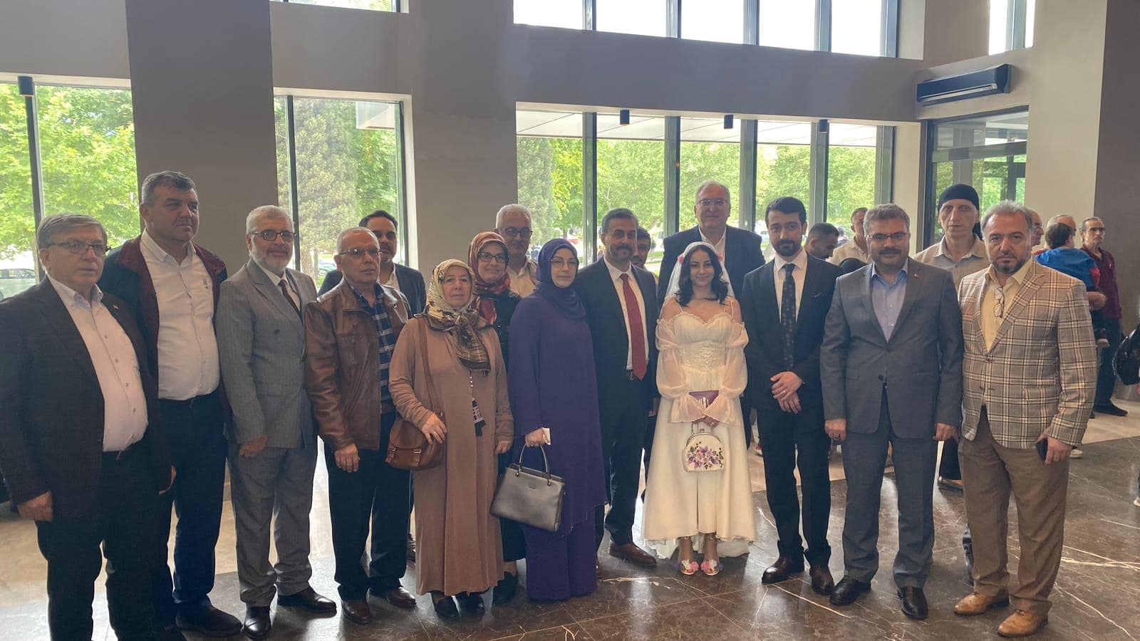 AK Parti Milletvekili Ömer Özmen Aile Dostunun Düğününe Katıldı