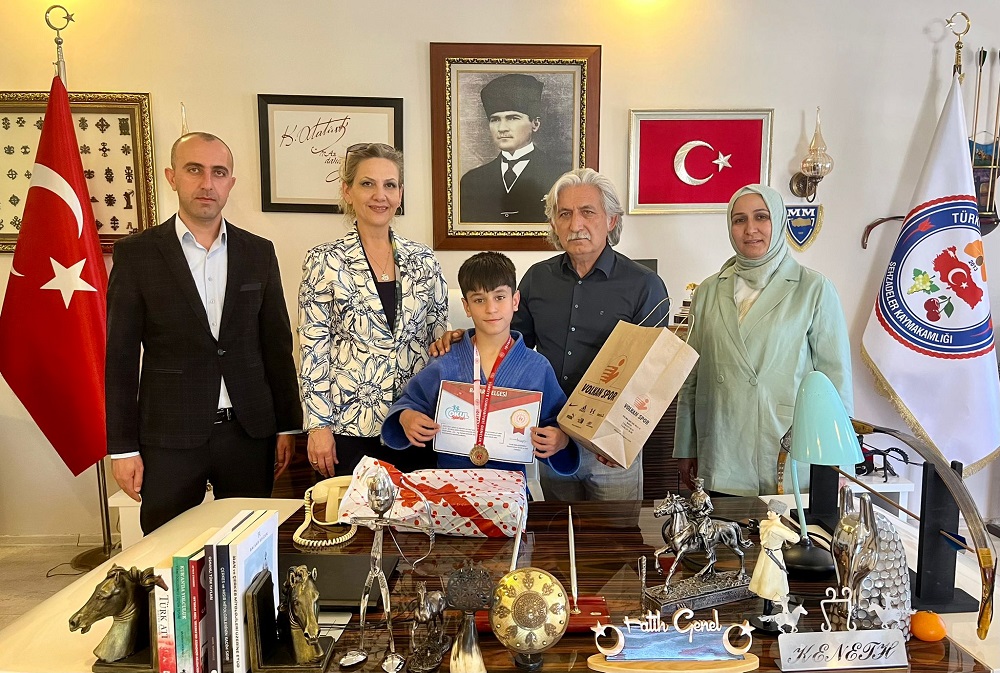Kazım Karabekir Ortaokulu Öğrencisi Muhammed Üveys Sevindi Türkiye Judo Şampiyonu Oldu