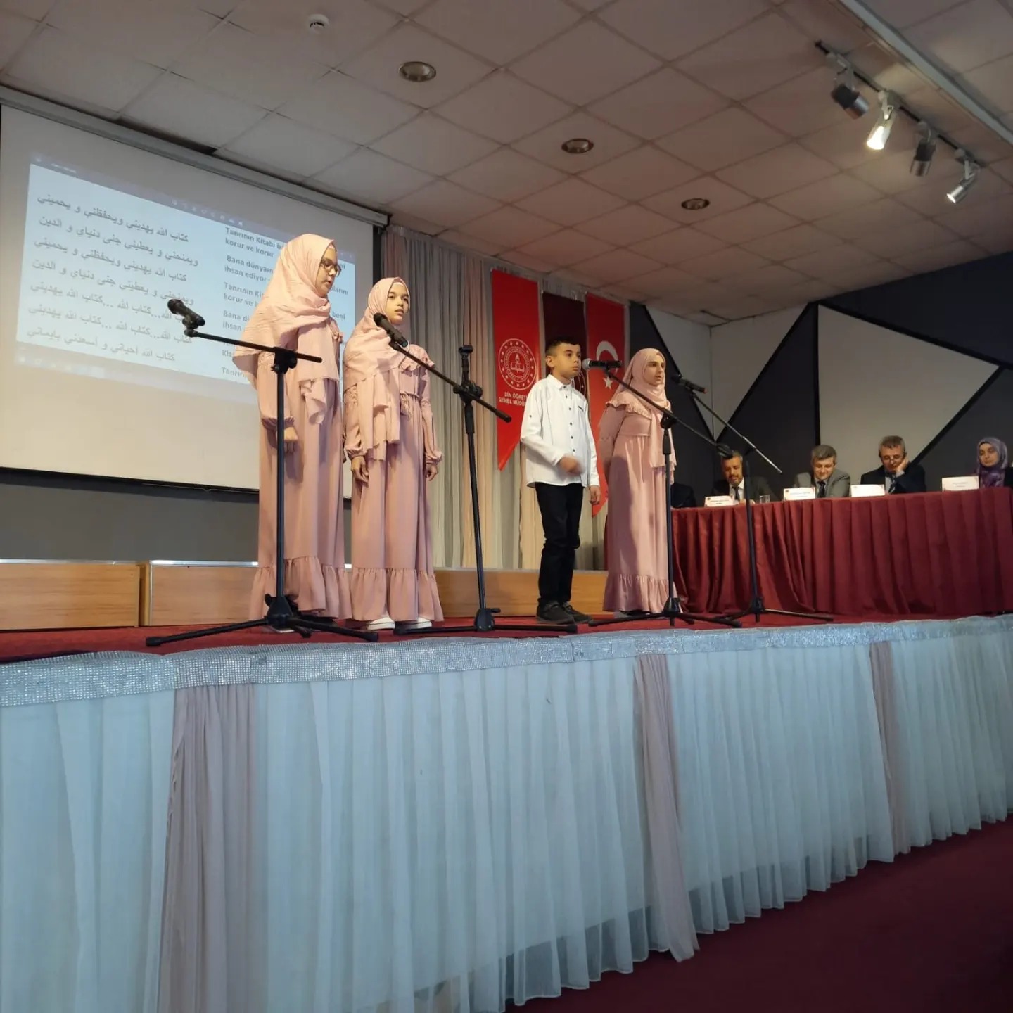 Demirci İmam Hatip Ortaokulu Arapça Yarışmalarda Göz Doldurdu