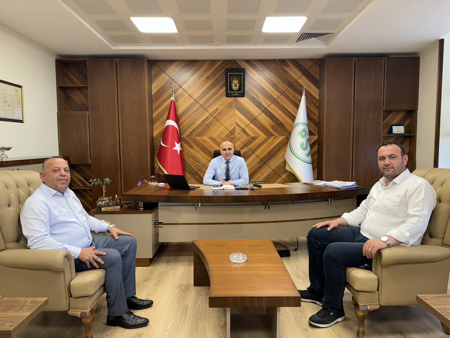 Bozdoğan Belediye Başkanı Mustafa Galip Özel, Bölge Müdürü Birol Çınar ile Bir Araya Geldi