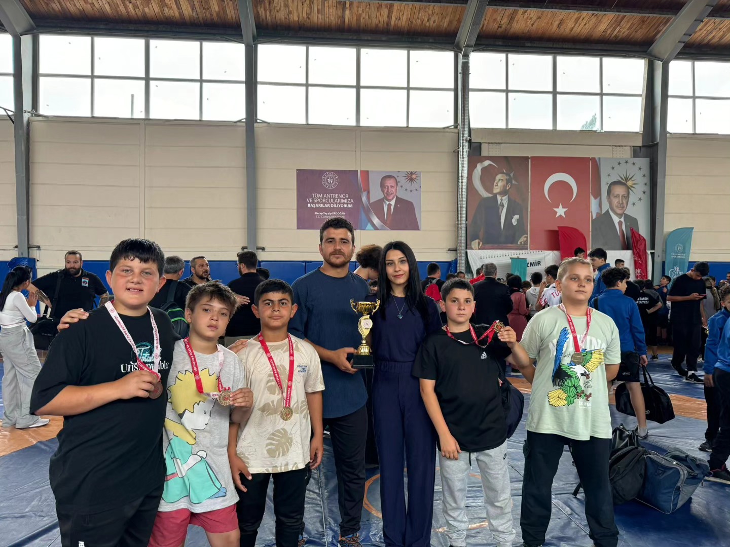 Torbalı Belediyesi Genç Güreşçileri İzmir Şampiyonası'nda Büyük Başarı Elde Etti