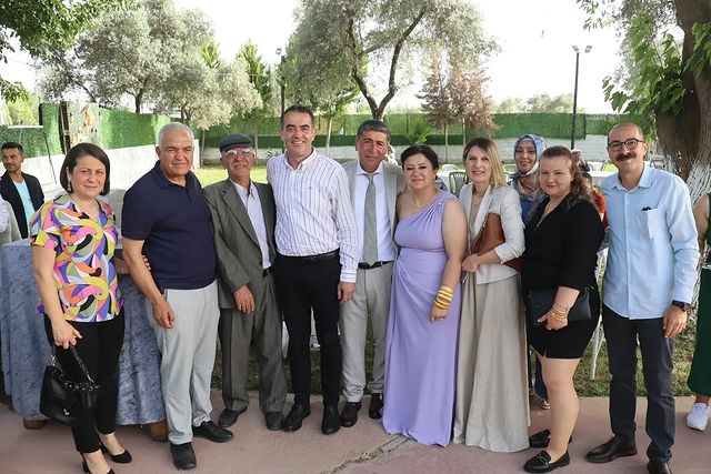 Önceki Dönem Koçarlı Belediye Başkanının Kızı İrem Öztürk'ün Düğün Törenine Katılım Sağlandı