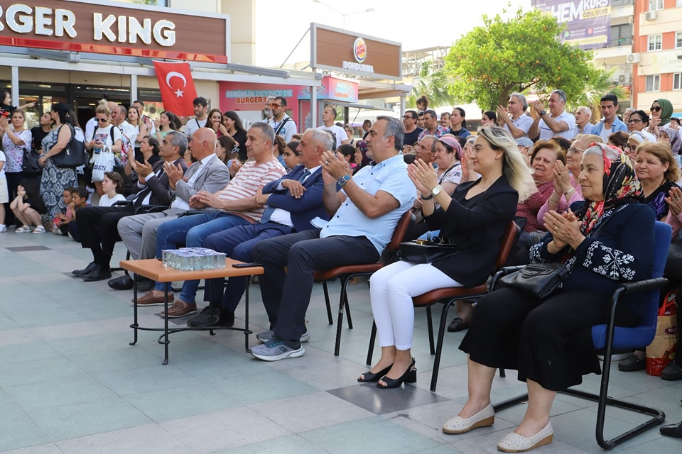 Nazilli Belediyesi, 19 Mayıs'ta Coşkuyla Kutlama Yaptı