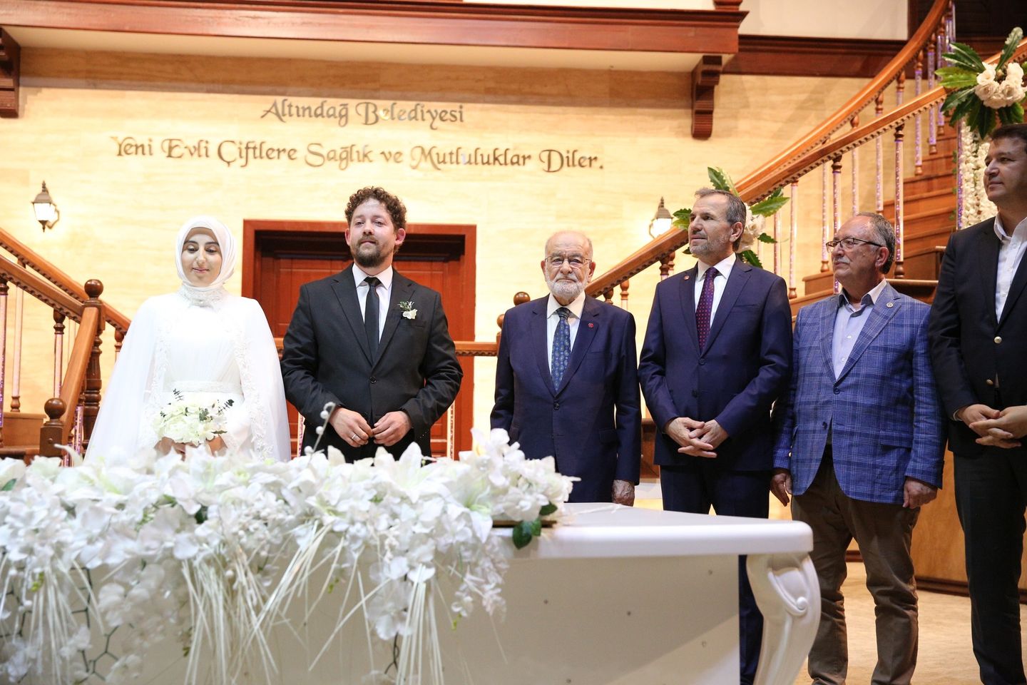 Saadet Partisi Genel Başkanı Temel Karamollaoğlu Düğün Törenine Katıldı