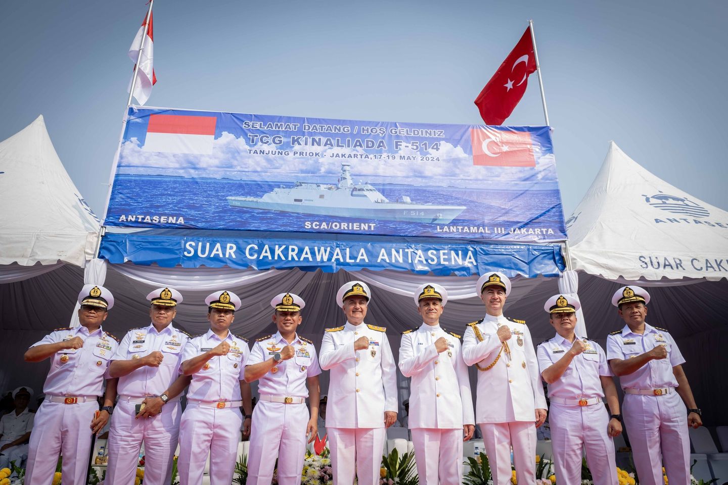 Türk Deniz Kuvvetleri Gemisi TCG KINALIADA, Jakarta Limanı'nda Karşılandı