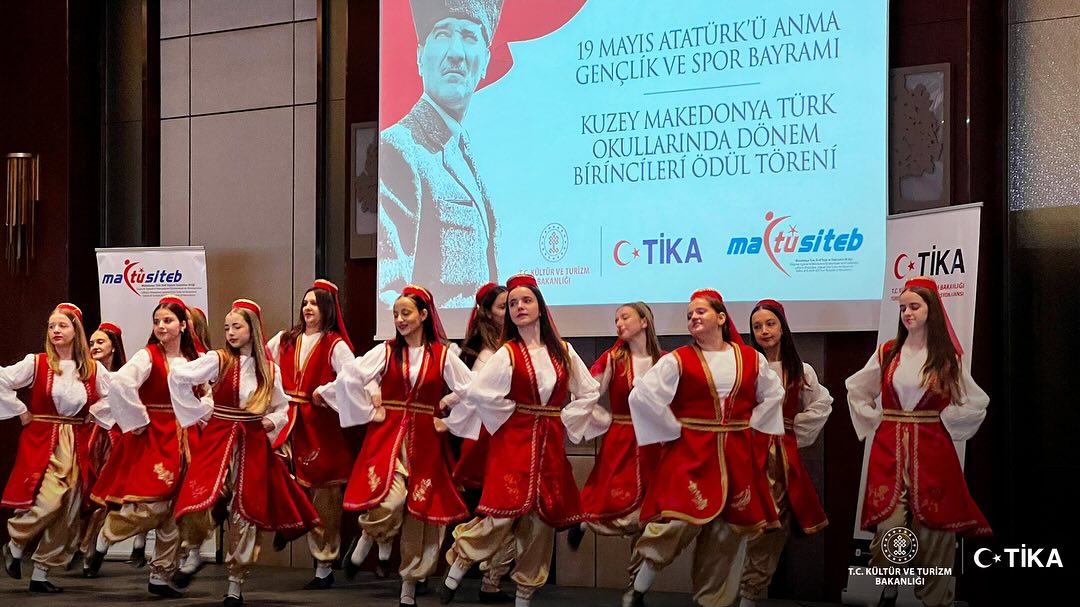 Kuzey Makedonya'da Türk Okulları Dönem Birincileri Ödüllendirildi