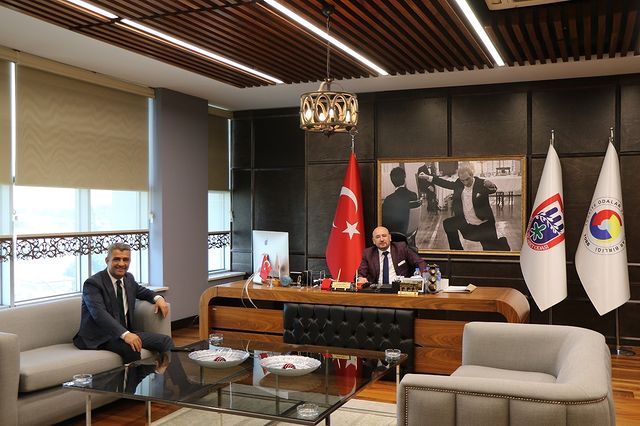 Aydın İl Milli Eğitim Müdürü Süleyman Ekici, Oda Başkanı Hakan Ülken'i Ziyaret Etti