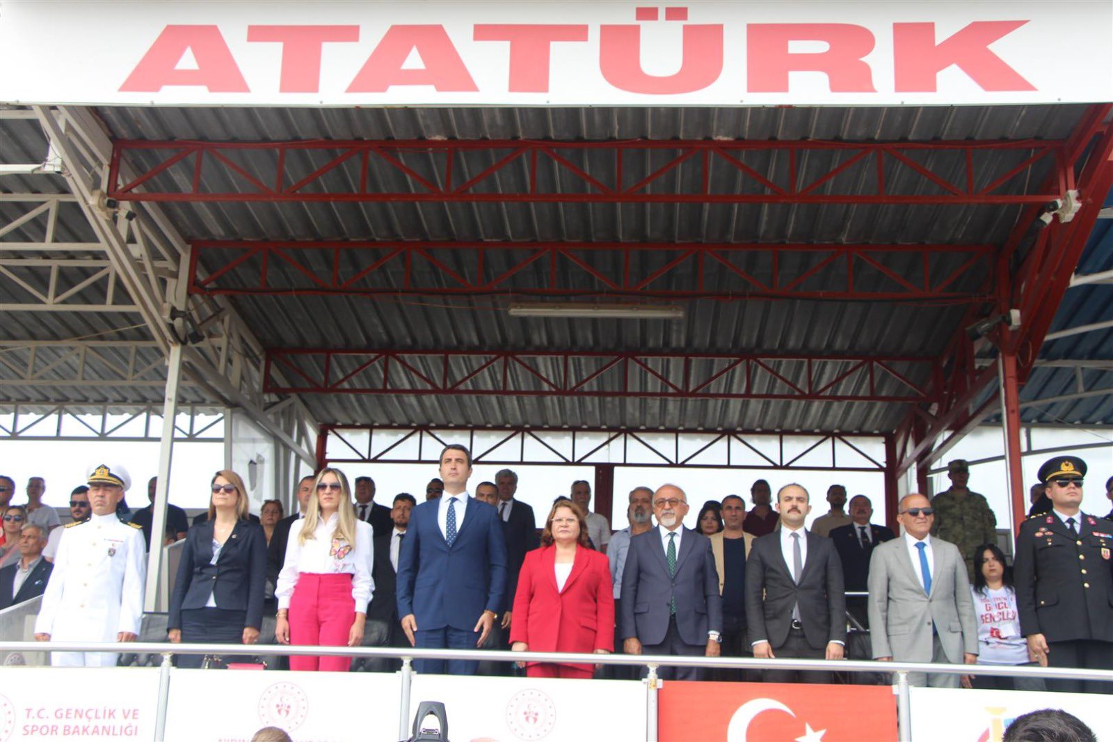 19 Mayıs Atatürk'ü Anma, Gençlik ve Spor Bayramı Kutlama Programı Didim Atatürk Stadyumunda Yapıldı