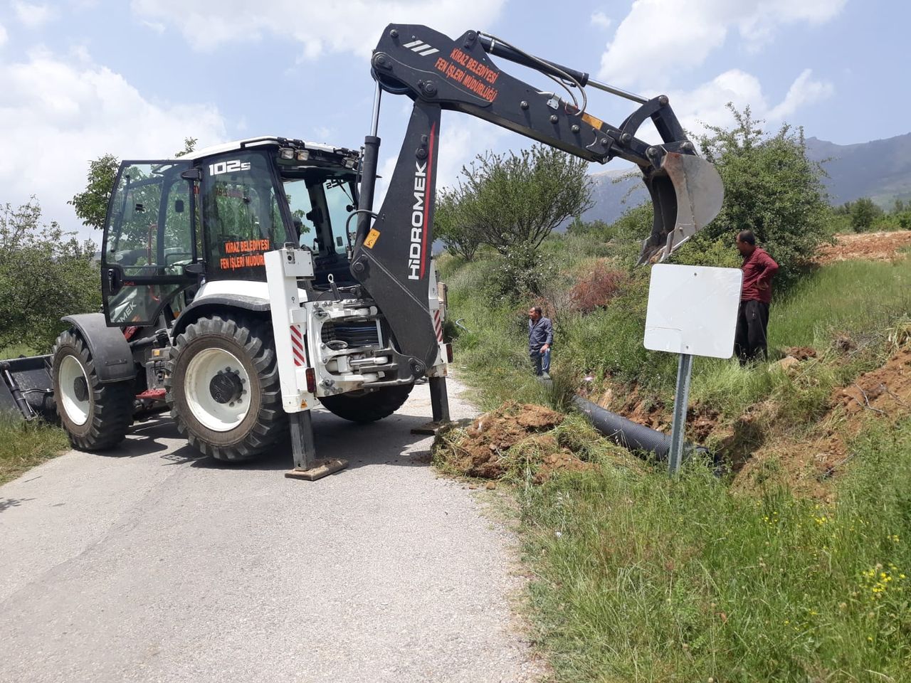 Izmir Kiraz Belediyesi, Bahçearası Mahallesinde Koruge Boru Yatırma Çalışması Gerçekleştirdi