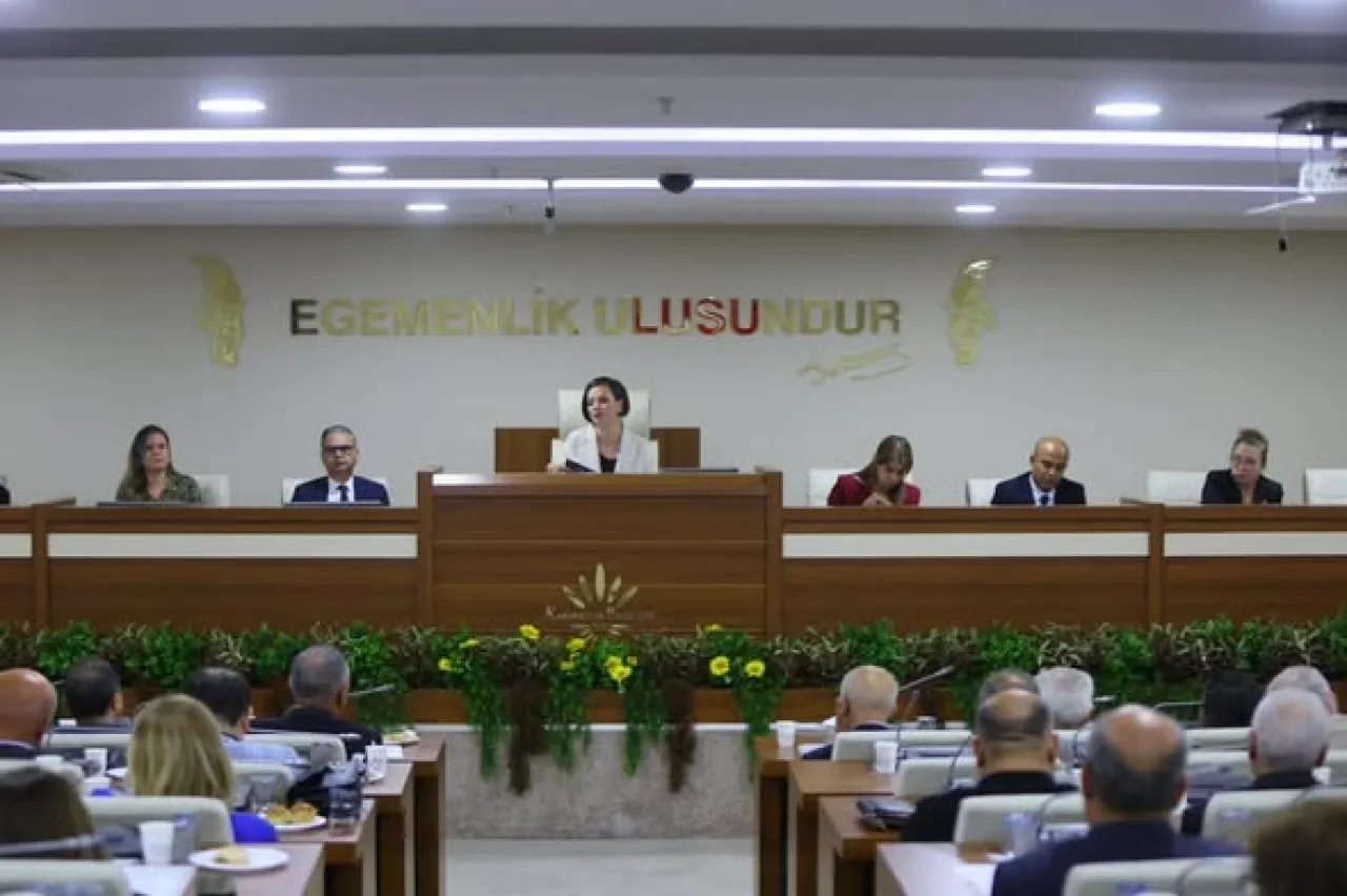 Karabağlar'da Muhtarlarla Yıl Sonu Değerlendirmesi ve Gelecek Planları