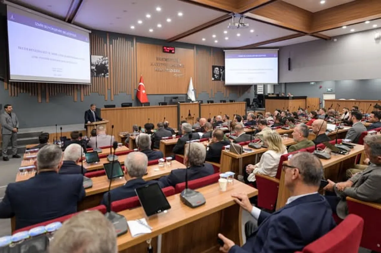 İzmir'de Atık Yönetimi İçin 30 İlçe Belediyesiyle İş Birliği