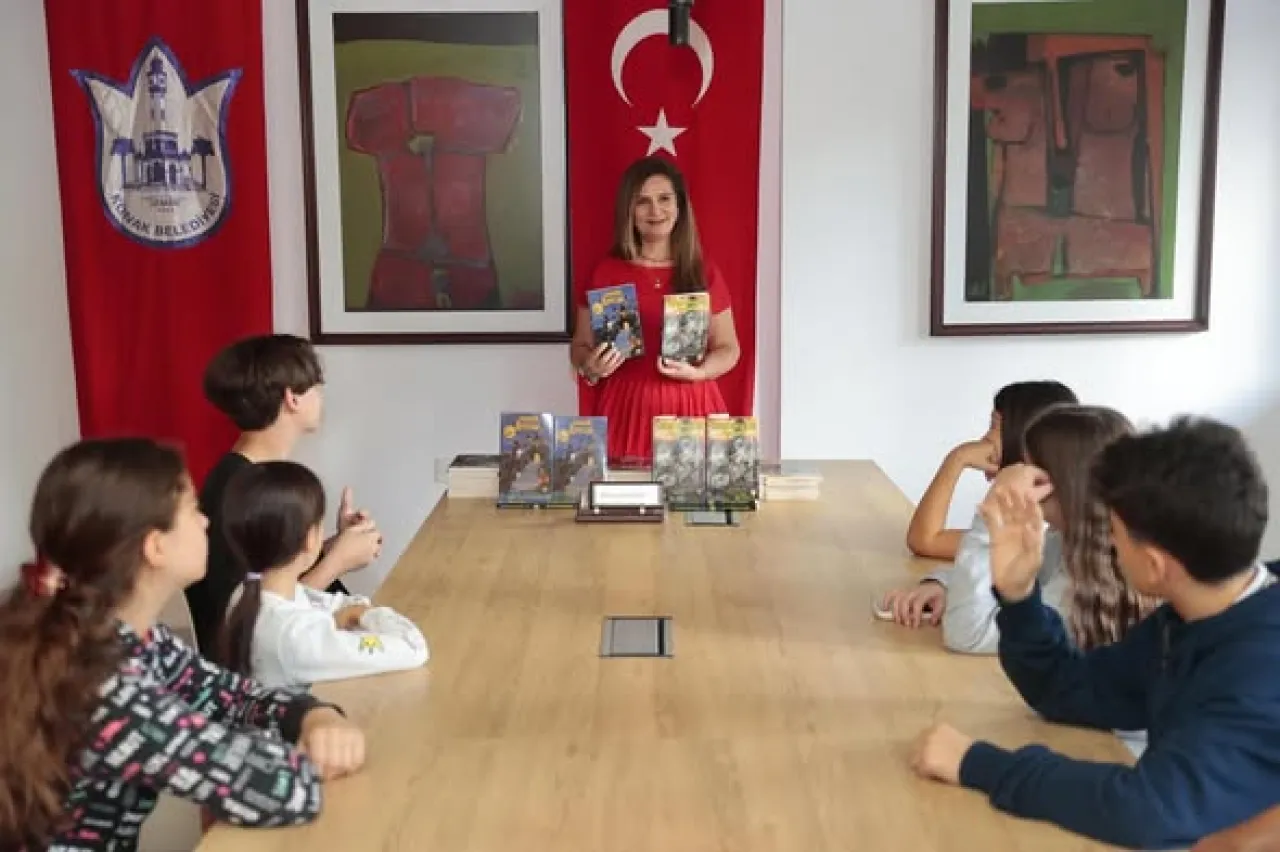 Konak'ta Dünya Çocuk Hakları Günü'nde Yazar Buluşması