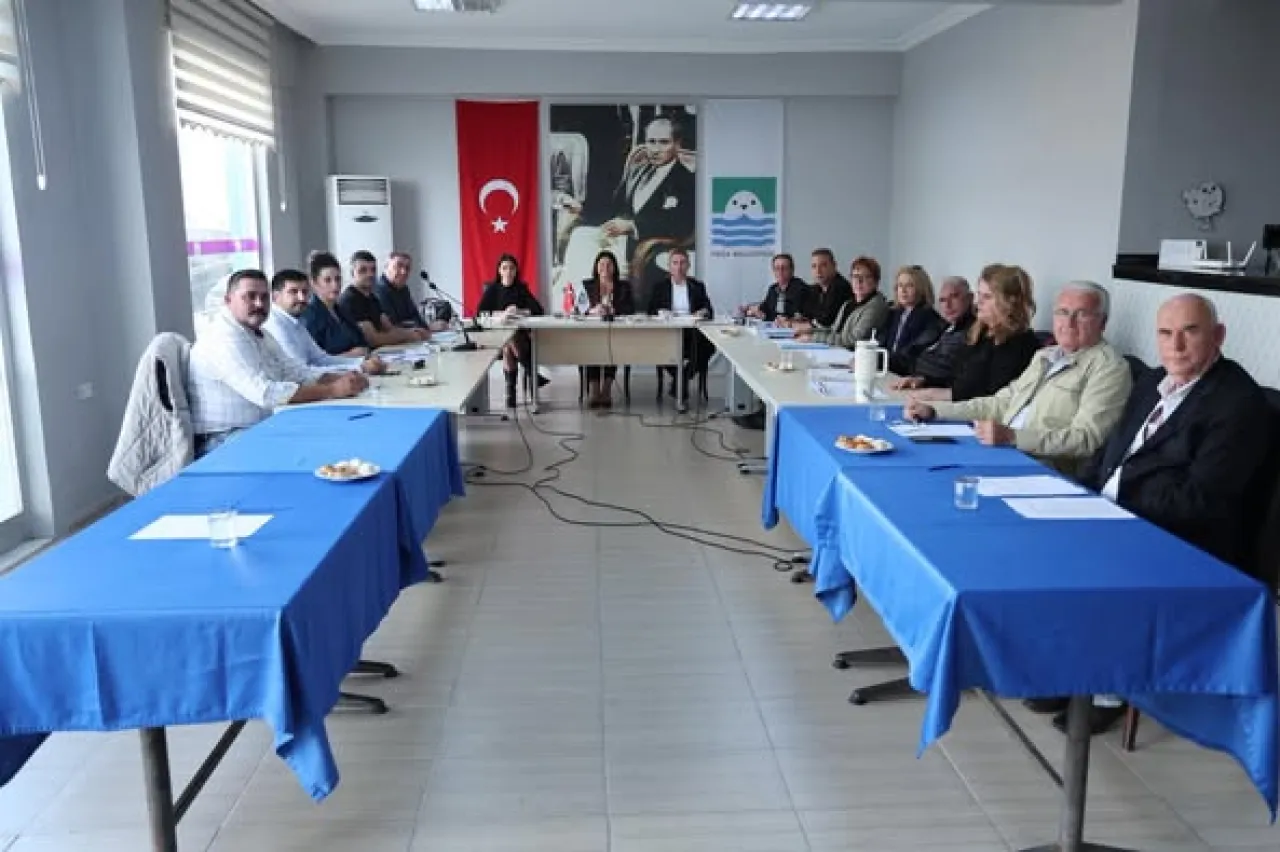 Foça'da 2026 Yılı Bütçesi Belediye Meclisi'nde Görüşüldü ve Onaylandı