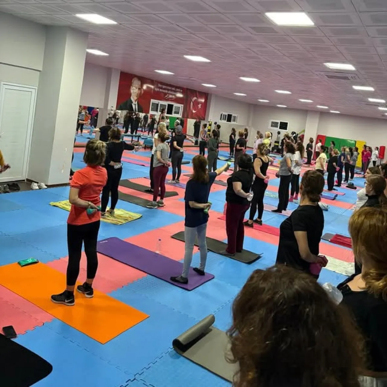 Gaziemir'de Sağlıklı Yaşam Hareketi: Ücretsiz Pilates Dersleri Başladı