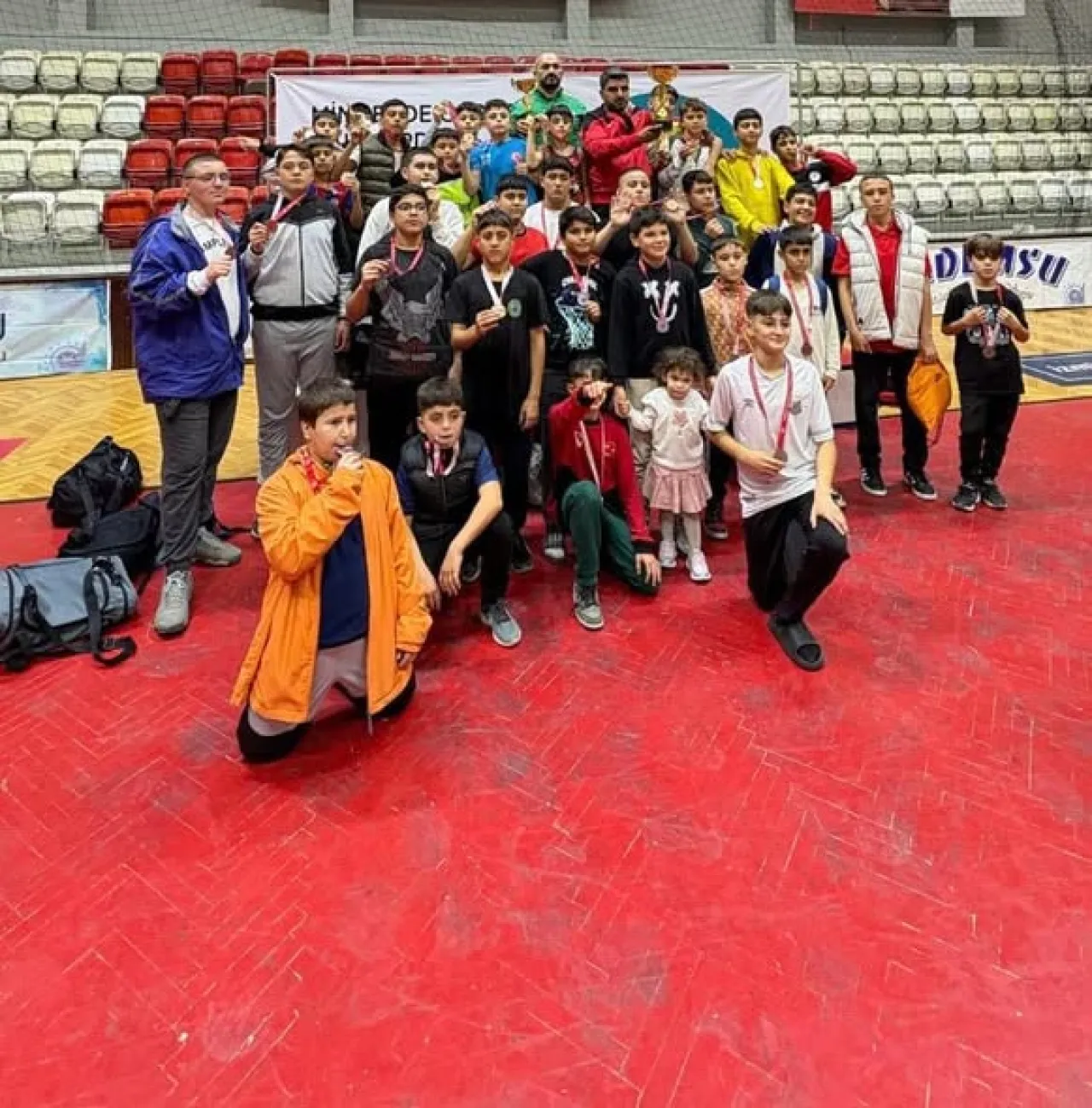 Menemen Belediyesi Güreş Takımı İzmir İl Şampiyonu Oldu