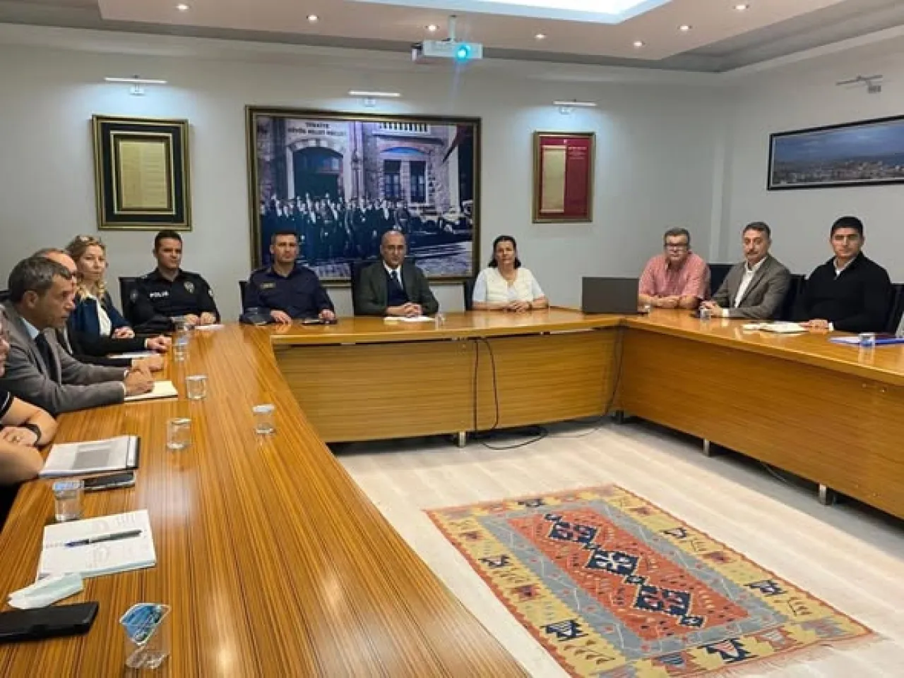 Foça'da Sel Sonrası Genel Durum Değerlendirme Toplantısı Yapıldı