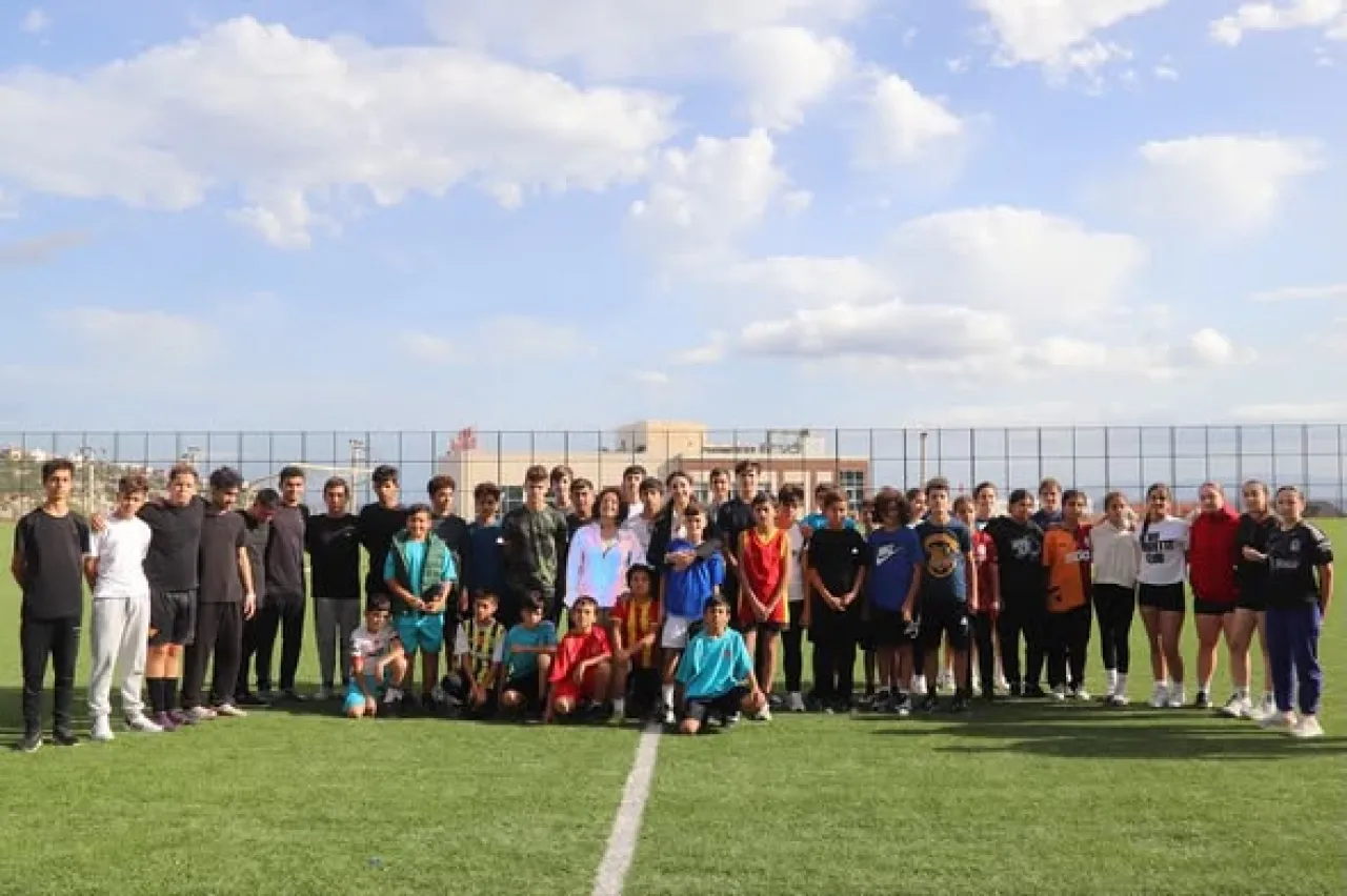 Karaburun'da Cumhuriyet Coşkusu Genç Ayaklarla Yollara Düştü