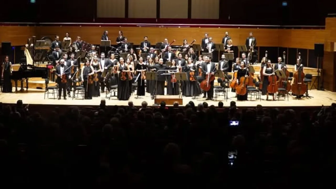 İzmir Oda Orkestrası, Cumhuriyet Bayramı'nda Muhteşem Bir Konser Verdi